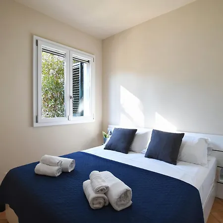 Iflat Punta Catalana Βίλα